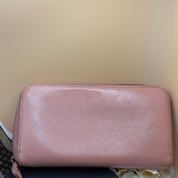Salvatore Ferragamo Pink💕leather Women's Wallet - Picture 5 of 13